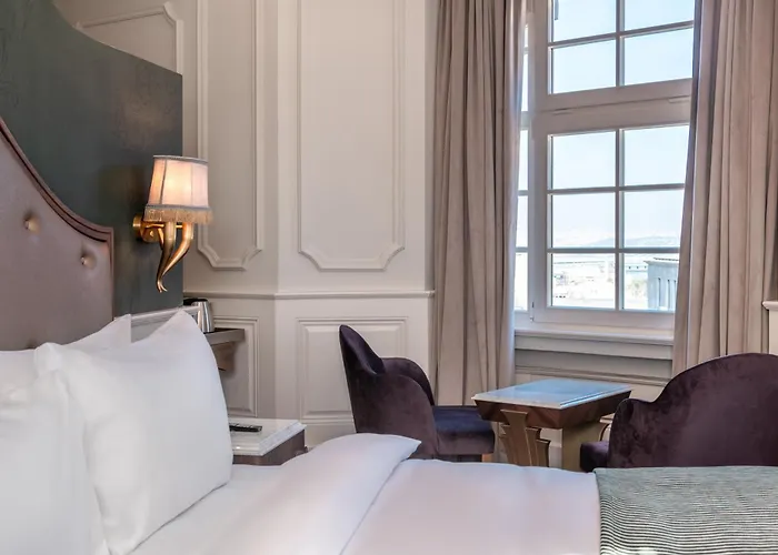 Orientbank Istanbul, Autograph Collection